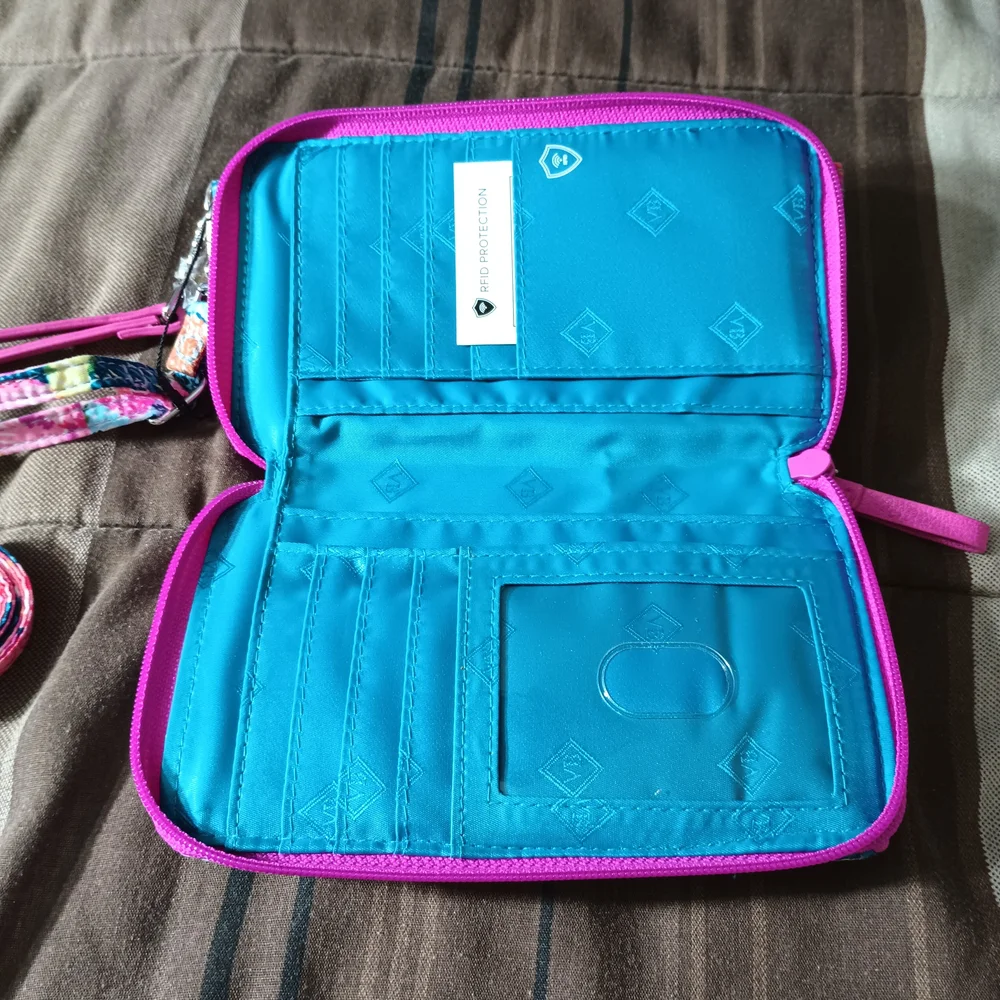 Vera Bradley RFID‎ Protection Wristlet/Wallet/Crossbody Bag NWOT